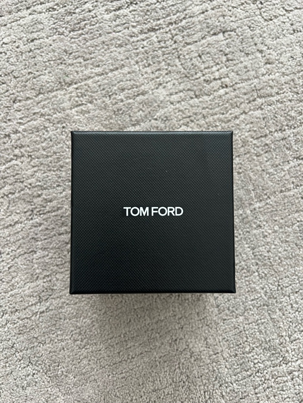 Tom Ford Black Candle with White Label - Picture 16 of 16